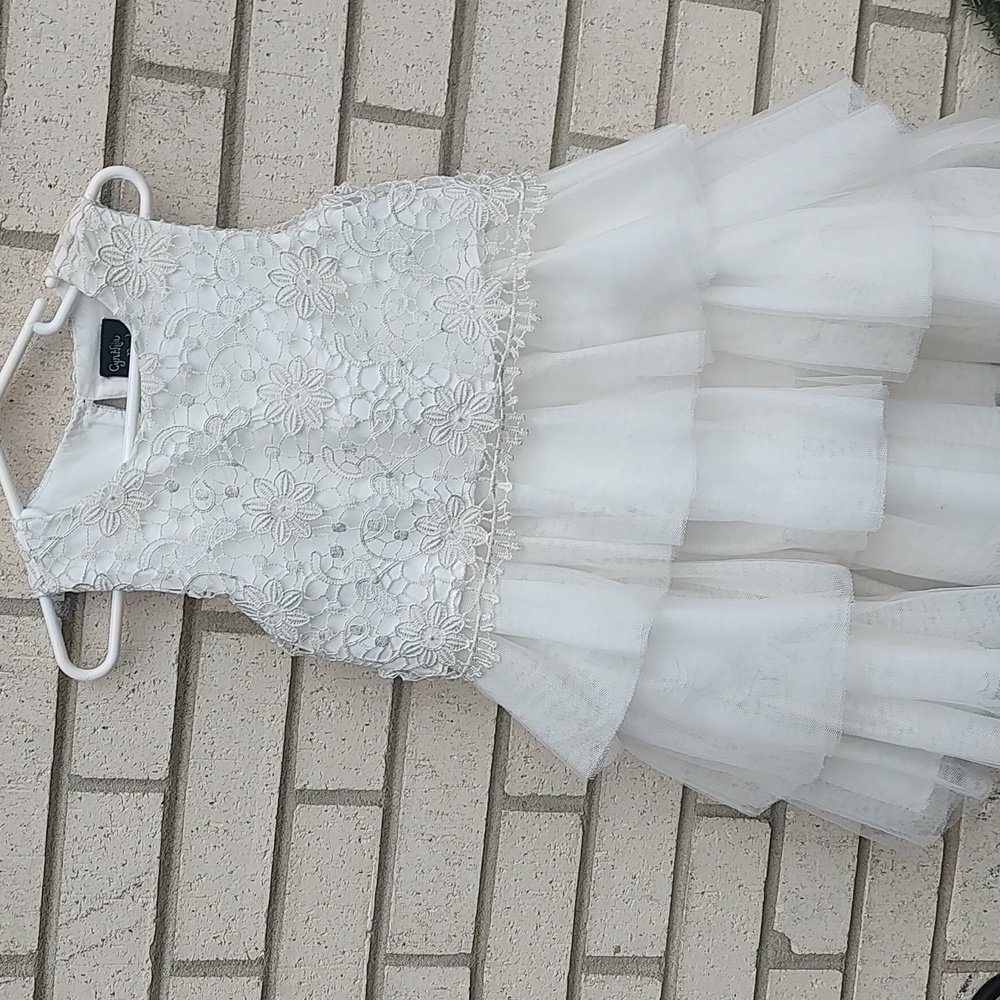 WHITE DRESS - Picture 4 of 13